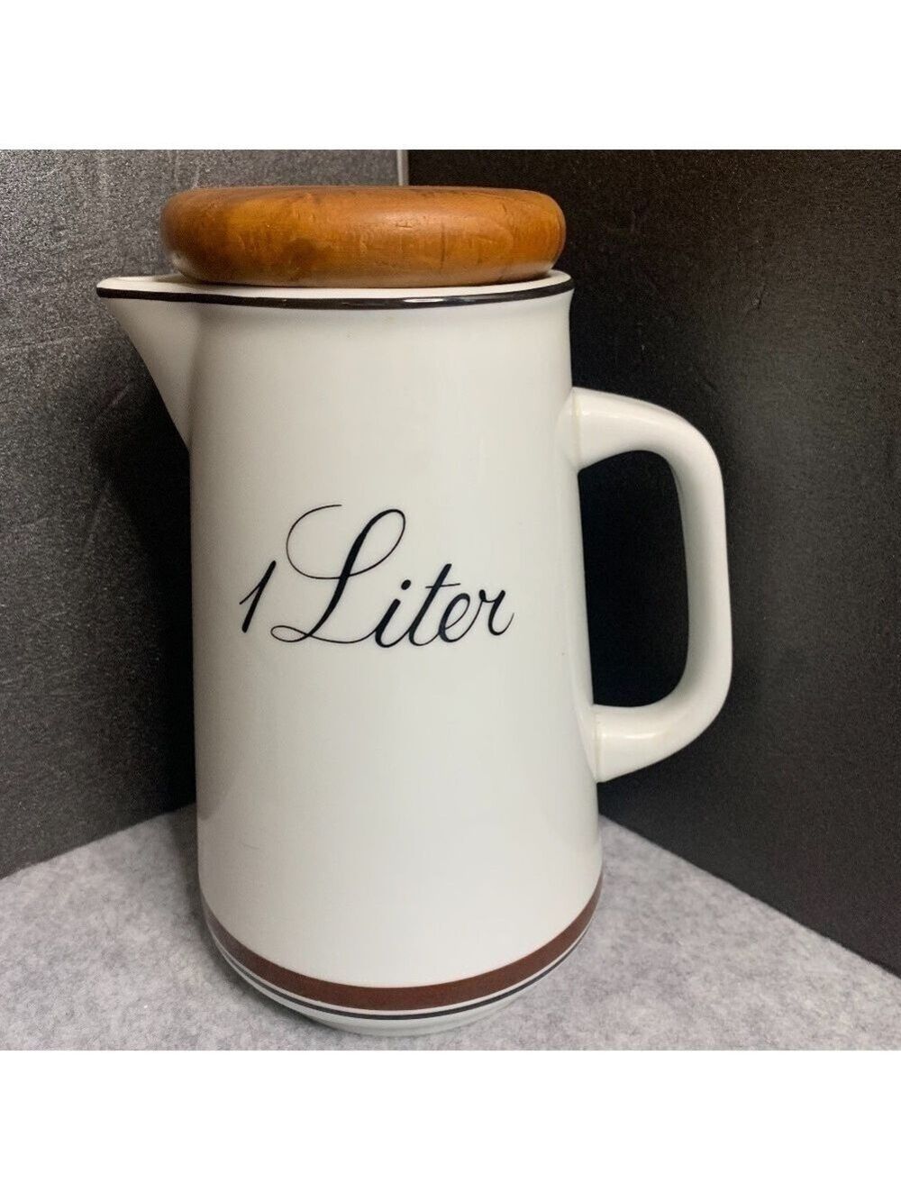 IKEA Ceramic Coffee Pot Carafe “1Liter” w Teak Wood Lid 8x4.